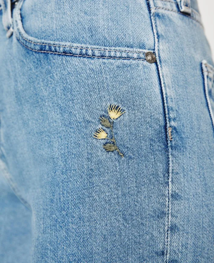 AG Jeans ExBoyfriend Slim Eb Super Bloom Flower Child Women Denim AG Jeans ExBoyfriend Slim Eb Super Bloom Flower Child Women Denim