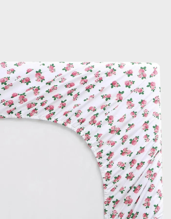 Betsey Johnson Women BETSEYS TINY PINK ROSES QUEEN SHEET SET MULTI Betsey Johnson Women BETSEYS TINY PINK ROSES QUEEN SHEET SET MULTI