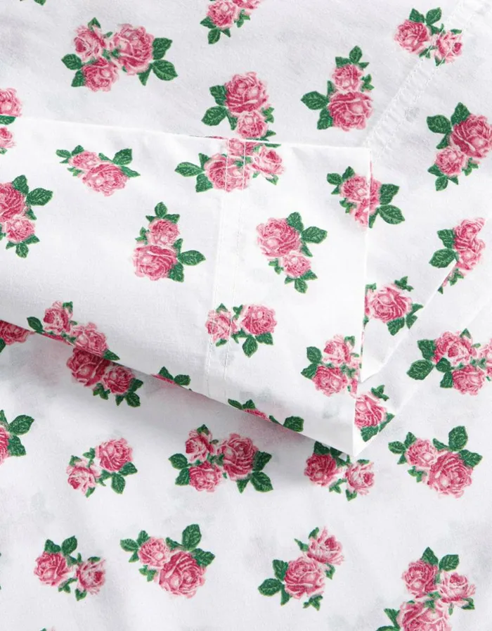 Betsey Johnson Women BETSEYS TINY PINK ROSES QUEEN SHEET SET MULTI Betsey Johnson Women BETSEYS TINY PINK ROSES QUEEN SHEET SET MULTI