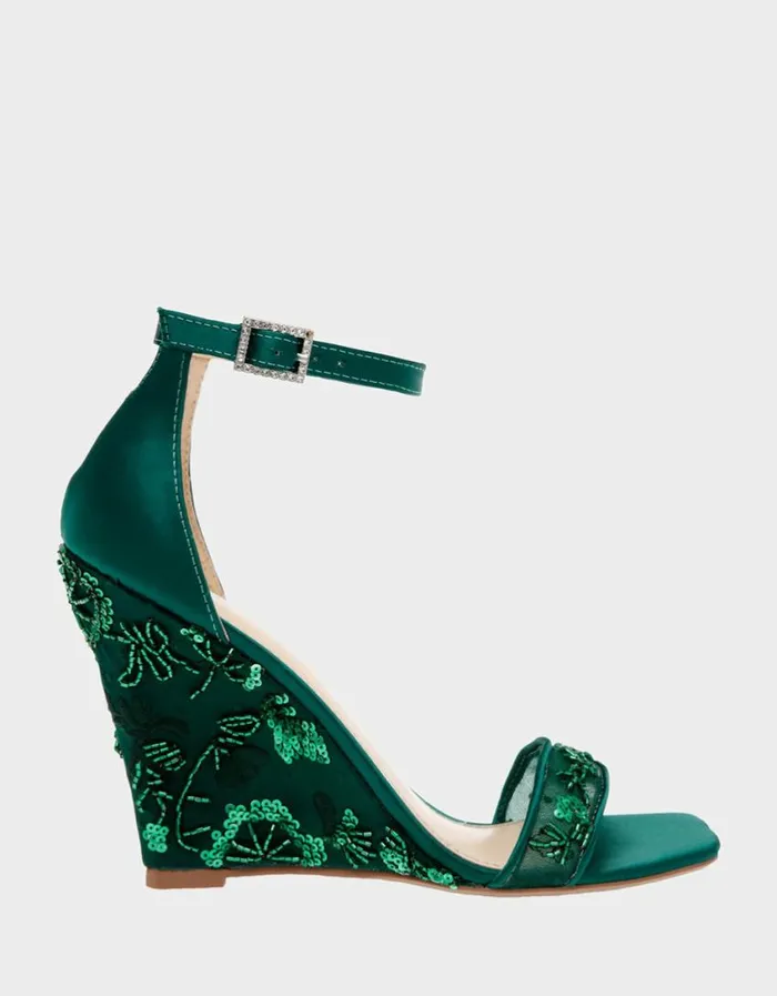 Betsey Johnson Women IVAN EMERALD Emerald