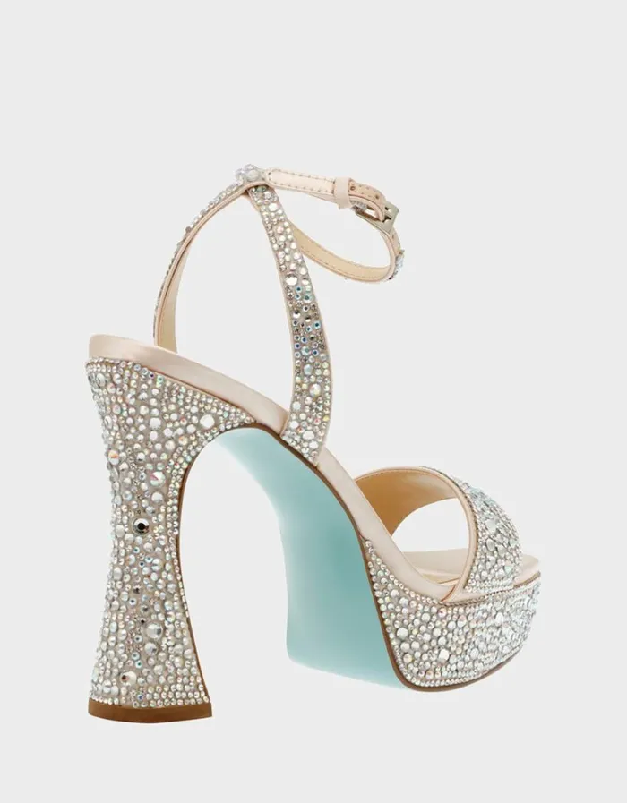 Betsey Johnson Women SBBETH CHAMPAGNE Champagne