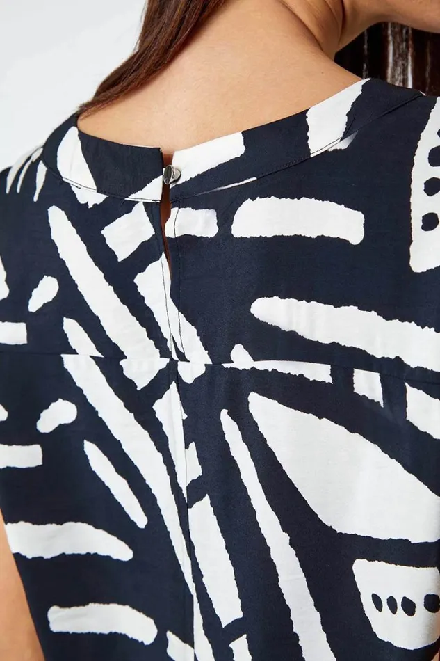 Black Contrast Abstract Print Top Women Roman Tops
