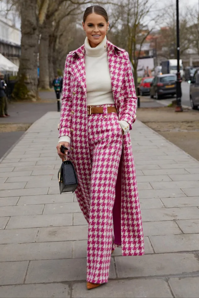 Holland Cooper High Waisted Straight Trouser Hot Pink Large Scale Houndstooth Women Tailoring Holland Cooper High Waisted Straight Trouser Hot Pink Large Scale Houndstooth Women Tailoring