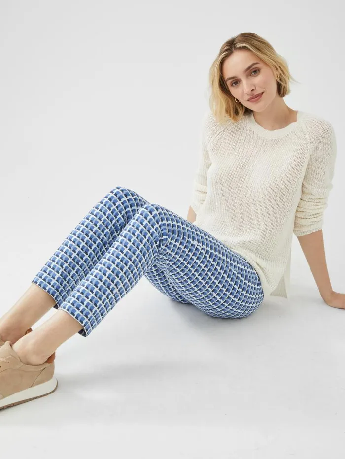 JMcLaughlin Newport Capri Pants In Marseilles Geo Light Bluebluenavy Women Pants JMcLaughlin Newport Capri Pants In Marseilles Geo Light Bluebluenavy Women Pants