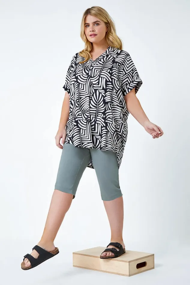 Khaki Curve Knee Length Elastic Waist Shorts Women Roman Trousers
