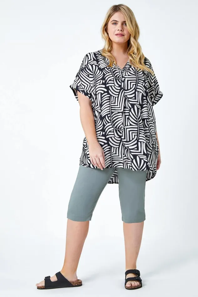 Khaki Curve Knee Length Elastic Waist Shorts Women Roman Trousers