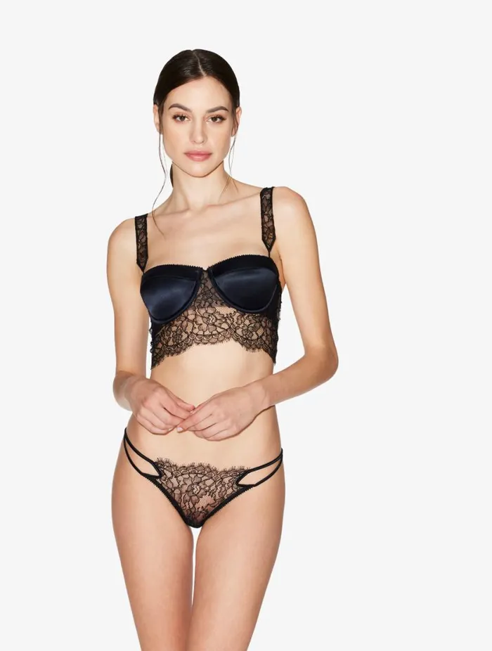 Lace Thong In Black Lingerie La Perla G String and Thong