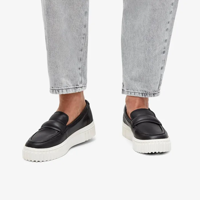 Mayhill Cove Black Leather Women Clarks SlipOns