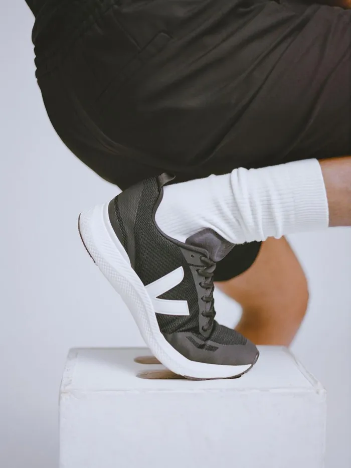 Men Reiss Brands Impala Veja Lightweight Trainers Creamblack