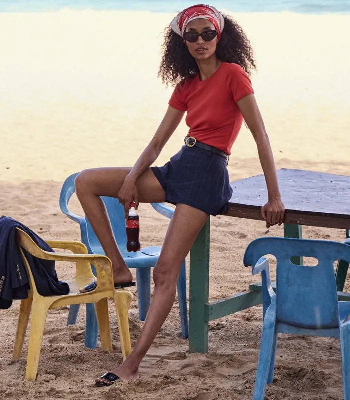 Shop VIVI TEE Scarlet DEN Tees