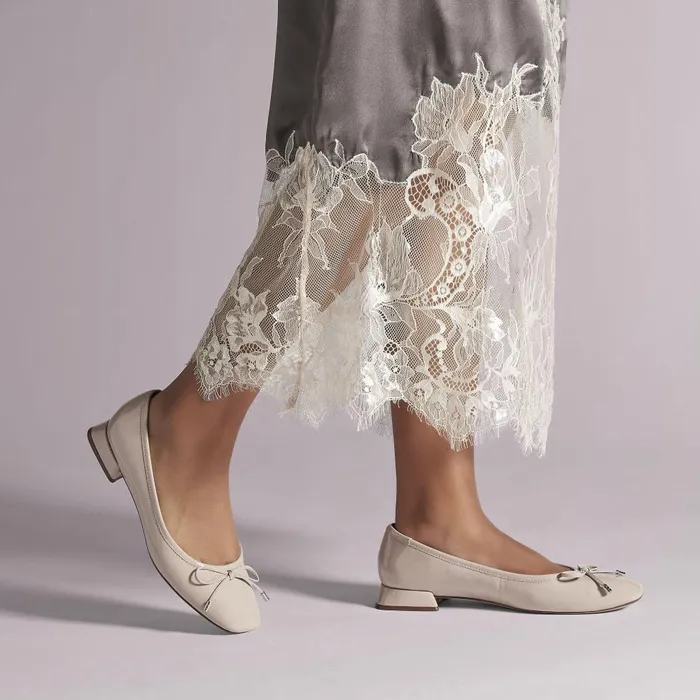 Ubree 15 Step Sand Patent Women Clarks Flats
