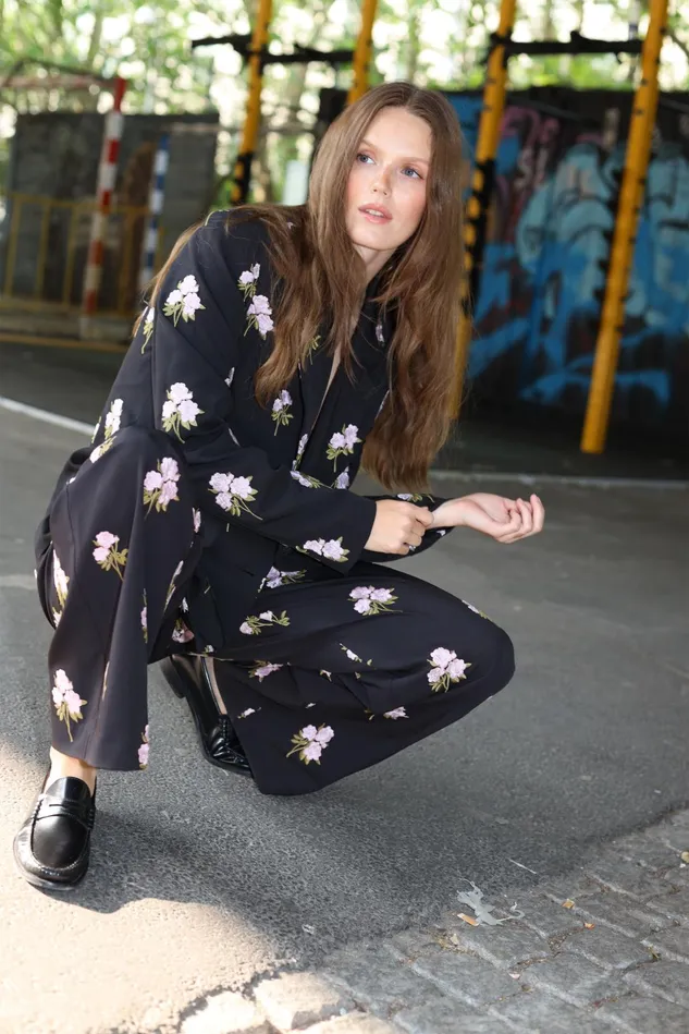 Vicky Pants 8211 Black Women Cras Trousers