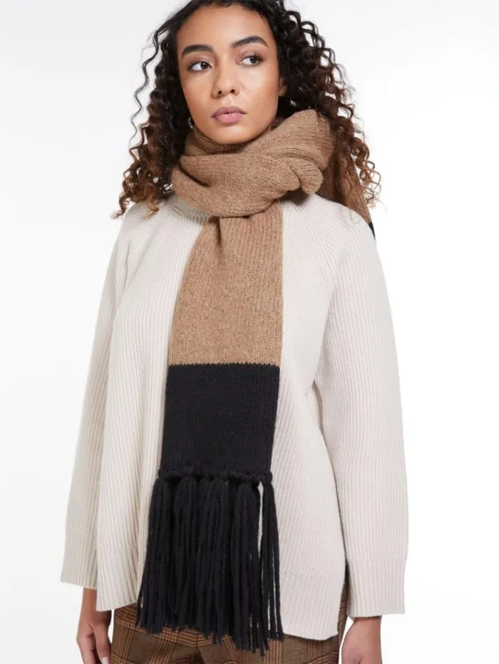 Woman Scarf In Alpaca And Wool Camel Maxmara Scarves And Foulards Woman Scarf In Alpaca And Wool Camel Maxmara Scarves And Foulards
