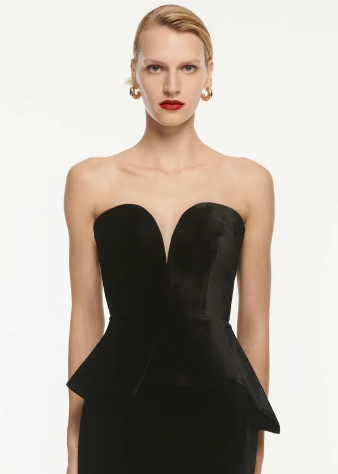 Women Dresses Roland Mouret Strapless Velvet Peplum Gown