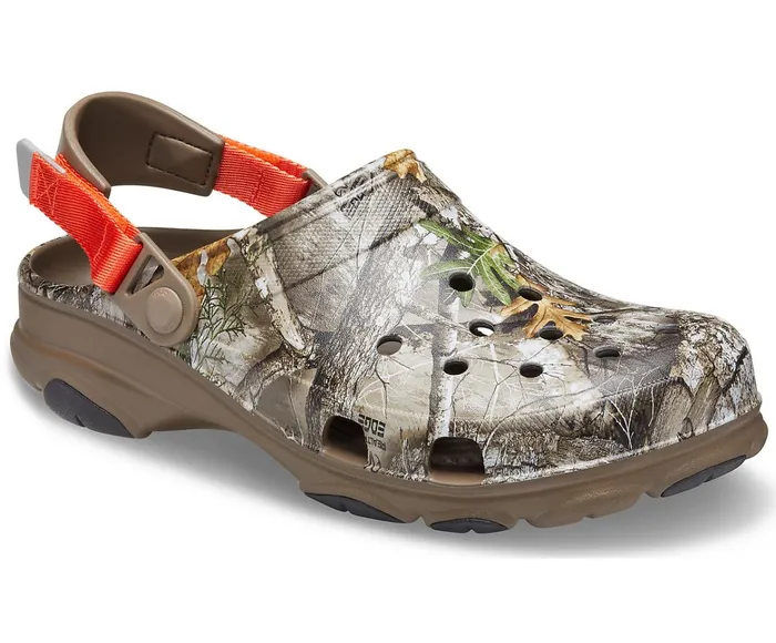 WomenMen Classic AllTerrain Realtree Edge Clog Walnut Crocs Clogs