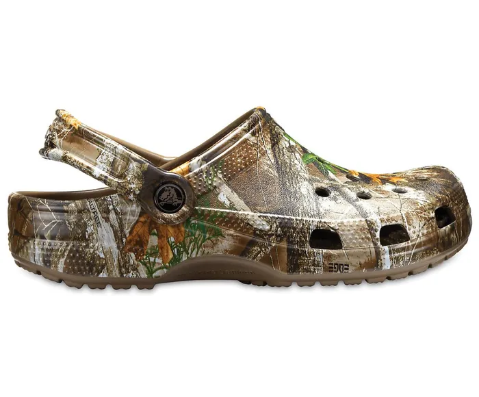 WomenMen Classic Realtree Edge Clog Walnut Crocs Clogs