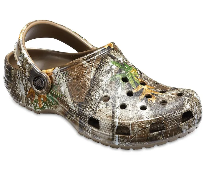 WomenMen Classic Realtree Edge Clog Walnut Crocs Clogs