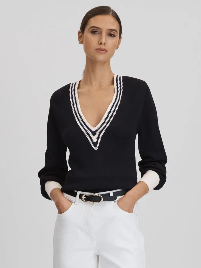 Women Reiss Knitwear Tammy Crochet VNeck Jumper Navywhite
