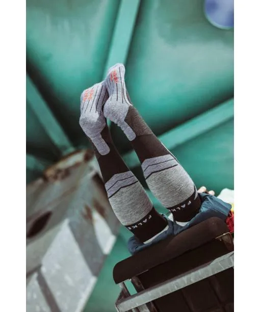 Women SK4 Advanced Women Skiing Kneehigh Socks Off FALKE Ski Socks