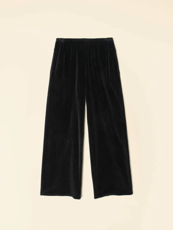 Xirena Black Mavis Velour Sweatpant Women Sweats and Tees